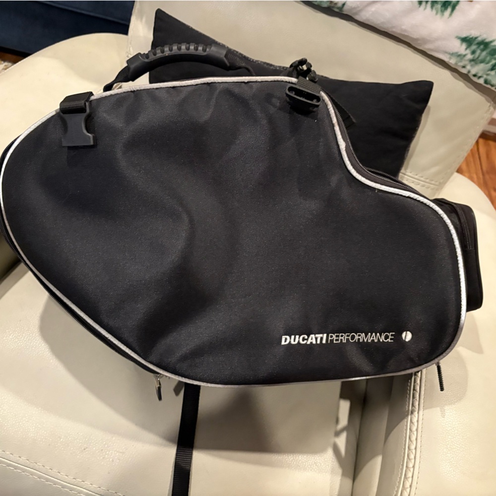 Ducati Performance Black semi rigid saddlebag. With connection bar. - Picture 2 of 10